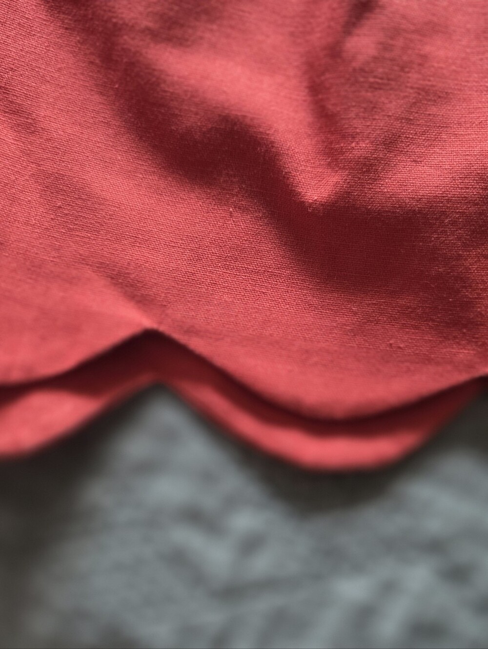 Women’s Red Scallop Hem Shorts - Picture 3 of 9